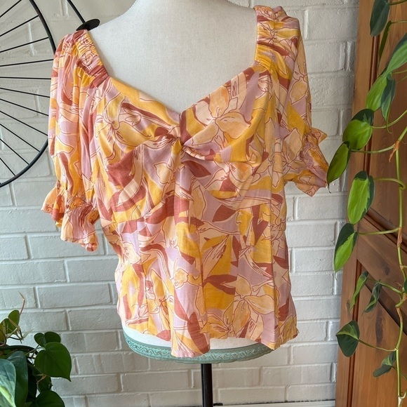 NINE West twist front blouse yellow multi color size 0X - Picture 2 of 10